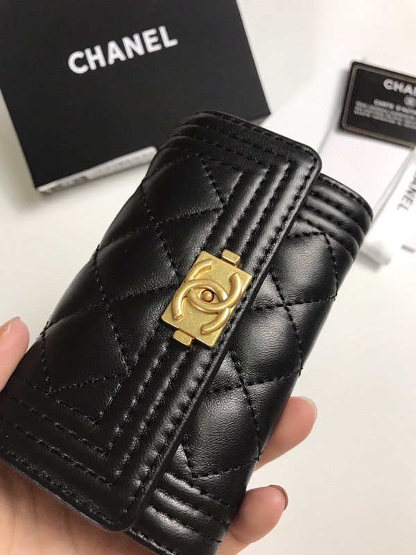 コピーシャネル激安財布背面デザイン